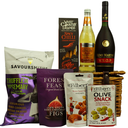 Hermoso brandy y sabrosos bocadillos